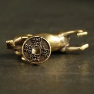 1pcs - [H 4.8*L 3.7*W 1.2cm ] Mini Vintage Brass Ornaments Figurines Running Horse Statue Car Key Chain Pendant Office Desktop Decorations Craft Toys Gift-B0CMZDPP7P