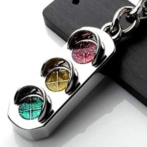 41AwvR5FJkL._AC_ keys chain traffic light of Bright nickel-B091BM7WCP