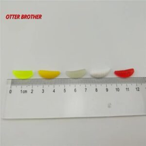 20pcs/lot Random Silicone Bait Maggot Grub Soft Fishing Lure 2cm 0.3g Artificial Bread Smell Worms Gear For Winter Glow Accessories (Random Color)