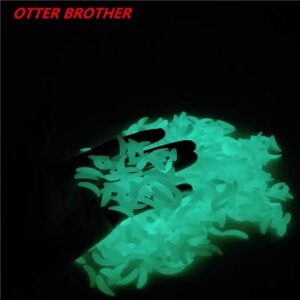 20pcs/lot Random Silicone Bait Maggot Grub Soft Fishing Lure 2cm 0.3g Artificial Bread Smell Worms Gear For Winter Glow Accessories (Random Color)