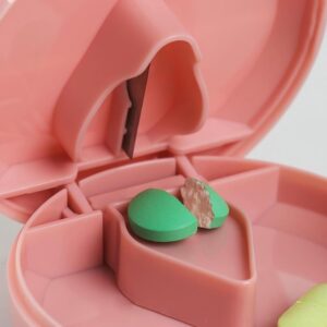[1Pcs - Random Color ] 1PC Medicine Pill Holder Tablet Cutter Splitter Pill Case Mini Useful - B0DLVH4X2H