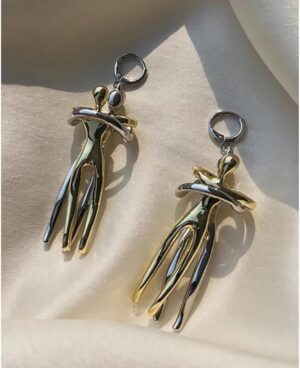 (1 Pc) Large New Necklace or keychain Exaggerated Stereoscopic Two People Hugging Metal Vintage Long Drop Nicklace for Women Girls Party Jewelry (Length 7.5 CM -17.50 Grams)-B0DMJ9H61S