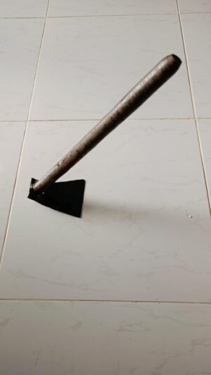 Hardened Black Steel Axe or Mankara with Wood Handed for Soil Drilling - منقرة حدائق او فاس صغير لصيانة لحدائق والجناين بطول اليد الخشبية 50 سم - قد يختلف لون الحديد اللون اسود -B0DVSYMCZX