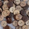 Colorful 30 pcs 17mm Wooden Sewing Buttons Wood Buttons Apparel Supplies Accessories 2-Holes Vivid (Color: 17 mm)-B0DYFCSKB8