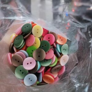 71oqyzCOxNL._AC_SY879_ 50pcs 17mm Colours Double Eye Bread Button Round Resin Sewing Buttons Diy Scrapbooking Multicolour, DIY Handmade-B0DKKJCV8V