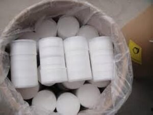 -- 1Kilos -5 Pieces, Pool Chlorine Tablets & Water Cleaning