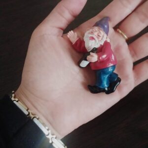 Funny Mooning Gnome Statue – Hilarious Garden and office or Home Decor Garden Man -10Cm-B0FMRRLNZN