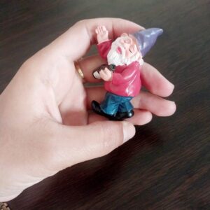 Funny Mooning Gnome Statue – Hilarious Garden and office or Home Decor Garden Man -10Cm-B0FMRRLNZN