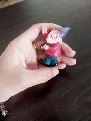 Funny Mooning Gnome Statue – Hilarious Garden and office or Home Decor Garden Man -10Cm-B0FMRRLNZN