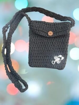 (قطعة واحدة) حقيبة كروس بودي كروشيه يدوية الصنع بأزرار خشبية - حقيبة كتف صغيرة 14×18 سم - أسود-B0FSCY7NSZ