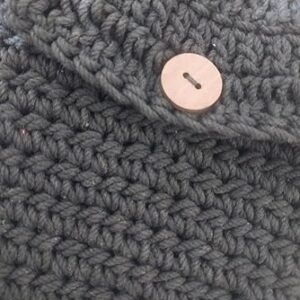 (قطعة واحدة) حقيبة كروس بودي كروشيه يدوية الصنع بأزرار خشبية - حقيبة كتف صغيرة 14×18 سم - أسود-B0FSCY7NSZ