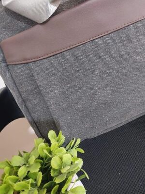 حقيبة كتف أنيقة للرجال والنساء - تصميم عملي وأنيق (25 × 35 سم)-B0FR97NC9Y