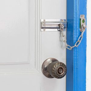 قفل سلسلة باب من الفولاذ المقاوم للصدأ - حارس أمان شديد التحمل للمنزل والشقق والمكتب - تركيب سهل مع براغي متضمنة قطعة واحدة-B0FRZ7KHG4