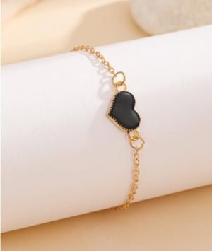 قلادة أنيقة مطلية بالذهب مع سحر قلب من المينا الأسود - قلادة القلب الأسود – لمسة فخامة وأناقة خالدة - هدية رومانسية مثالية لها-B0FV38982W