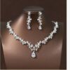 طقم مجوهرات نسائي فاخر - قلادة وأقراط من الكريستال بطول 25 سم - تصميم أنيق مطلي بالفضة لحفلات الزفاف والمناسبات الخاصة-B0FTZ3WLSQ