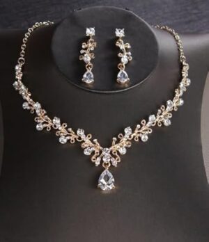 طقم فاخر من قلادة وأقراط من الكريستال المطلي بالذهب للنساء - طقم مجوهرات أنيق بتصميم زهور بطول 25 سم-B0FV2Y46VG