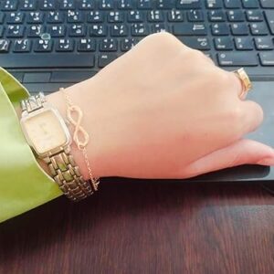 سوار أنيق ذهبي اللون للنساء بتصميم إنفينيتي - سلسلة حلقات أنيقة وقابلة للتعديل - هدية مثالية للحب والصداقة والحياة الأبدية-B0FV373JW9