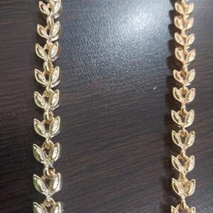 715P4U0eCcL._AC_SY500_ طقم أنيق من قلادة وأقراط من الكريستال المطلي بالذهب للنساء - طقم مجوهرات بتصميم ورقة شجر بطول 25 سم-B0FV2S7Q4C
