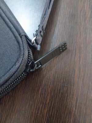 حقيبة سفر لتنظيم الأجهزة الإلكترونية - حقيبة تخزين محمولة للكابلات، وبنك الطاقة، والشواحن، والقرص الصلب، والملحقات - صغيرة الحجم وخفيفة الوزن (19 × 12 سم) - أسود-B0FTM3QGC8