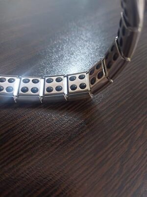 سوار العلاج المغناطيسي الفاخر للرجال والنساء - طول 22 سم - من الفولاذ المقاوم للصدأ - لتخفيف الألم والحصول على فوائد صحية - تصميم أنيق وقابل للتعديل-B0FTZ3YWWM