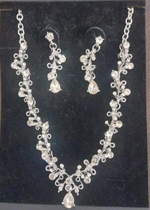 طقم أنيق من قلادة وأقراط من الكريستال المطلي بالفضة للنساء - طقم مجوهرات زفاف بطول 25 سم-B0FV31WJGL