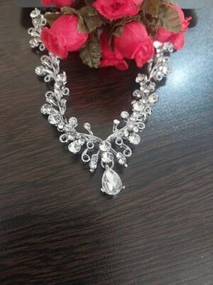 طقم أنيق من قلادة وأقراط من الكريستال المطلي بالفضة للنساء - طقم مجوهرات زفاف بطول 25 سم-B0FV31WJGL