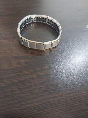 سوار العلاج المغناطيسي الفاخر للرجال والنساء - طول 22 سم - من الفولاذ المقاوم للصدأ - لتخفيف الألم والحصول على فوائد صحية - تصميم أنيق وقابل للتعديل-B0FTZ3YWWM