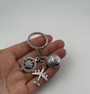 سلسلة مفاتيح معدنية على شكل طائرة وكرة أرضية، مثالية كهدية، فضية، مقاس واحد-B0G4JZ36X5