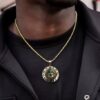 قلادة أنيقة على شكل عين مصرية مع سلسلة من سبائك ذهبية اللون - تصميم هيروغليفي معقد، مثالي لعيد الهالوين والكريسماس وأعياد الميلاد-B0G4JT5JXF