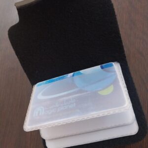 61IyMLflEbL._AC_SL1280_ محفظة بطاقات الهوية (قطعة واحدة) - تتسع لـ 24 بطاقة (وجه وظهر)، مقاس 11 × 8 سم - أسود