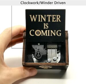 صندوق موسيقي خشبي محفور عليه شعار مسلسل صراع العروش، هدية موسيقية