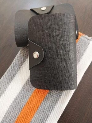 محفظة بطاقات الهوية (قطعة واحدة) - تتسع لـ 24 بطاقة (وجه وظهر)، مقاس 11 × 8 سم - أسود