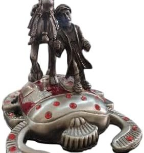 تمثال خنفساء جعران معدني عتيق مزخرف مع رجل بدوي وجمل - ديكور مصري عربي مزخرف مرصع بالكريستال الأحمر