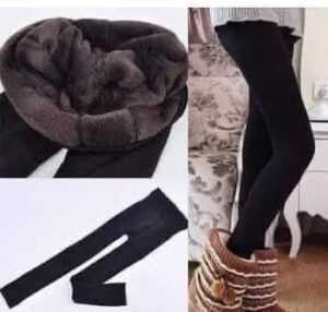 بنطلون  ضيق مبطن بالفرو، بكعب خاص لأجواء الشتاء. مبطن بالفرو من الداخل لمزيد من الدفء، بتصميم مميز. مقاس واحد - أسود