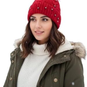 قبعة شتوية نسائية - حياكة كابل أنيقة مع زينة خرز وكرة من الفرو الصناعي - قبعة مريحة وأنيقة ودافئة