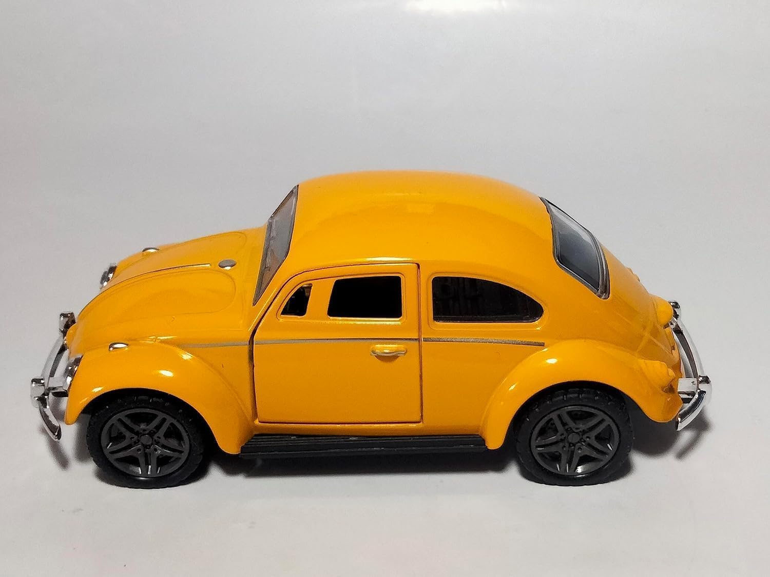 نموذج مصغر فاخر - سيارة صفراء مصبوبة للزينة، مناسبة للمنزل والمكتب - الحجم 11.5 سم × 4.5 سم 2 نموذج مصغر فاخر - سيارة صفراء مصبوبة للزينة