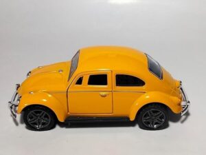نموذج مصغر فاخر - سيارة صفراء مصبوبة للزينة، مناسبة للمنزل والمكتب - الحجم 11.5 سم × 4.5 سم
