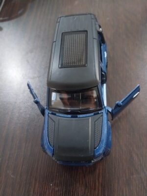 نموذج مصغر فاخر - أزرق داكن * أسود... سيارة مصبوبة مزخرفة لتزيين المنزل والمكتب - الحجم 12 سم × 4.5 سم