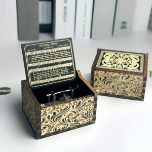 صندوق موسيقي يدوي، صندوق موسيقي خشبي "أمايزينج جريس" مع كلمات محفورة، تصميم كلاسيكي، خشب بني، 6.3 × 5 × 3.8 سم، لا يحتاج إلى بطارية