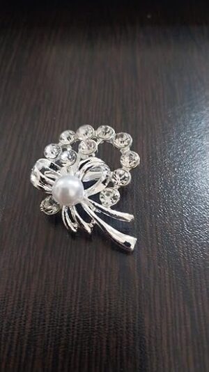 طقم بروش كريستالي أنيق (3 قطع) - إكسسوارات بروش متلألئة على شكل فراشة وزهرة ولؤلؤة للنساء - مثالي للفساتين والأوشحة والملابس الرسمية